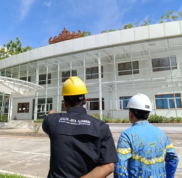 <img src="proyek-dzalfa-jaya.jpg" alt="Proyek Pemasangan Pintu dan Jendela Aluminium di Lampung oleh