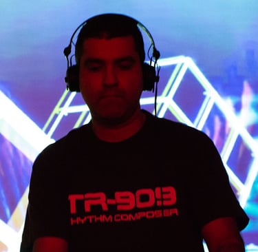 Nightclub DJ - EDM, Deep House, 