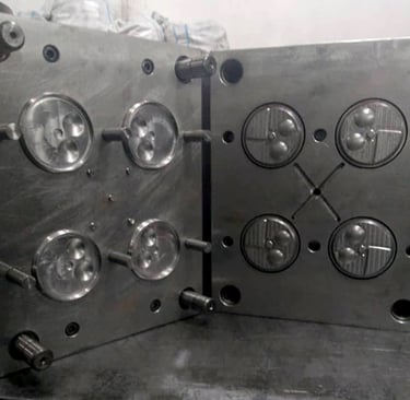 injection-molding-parts-for-the-sauce-container-designed-by-koorosh-shojaei