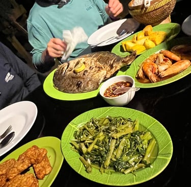warung comeng seafood in batukaras