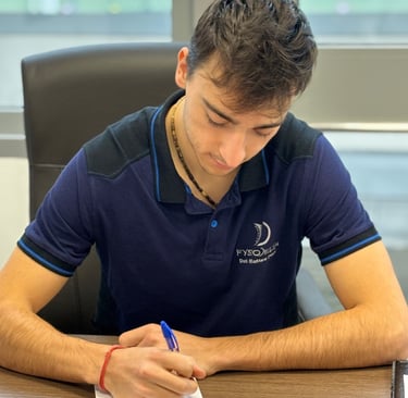 Matteo Piani fisioterapista a Parma durante la prima visita