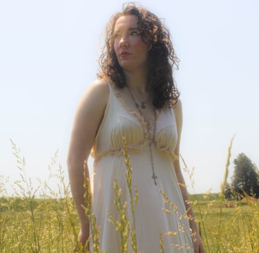 Ethereal high school senior portrait at golden hour at crockett park, virginia