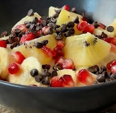 Crema di riso al cocco con frutta fresca