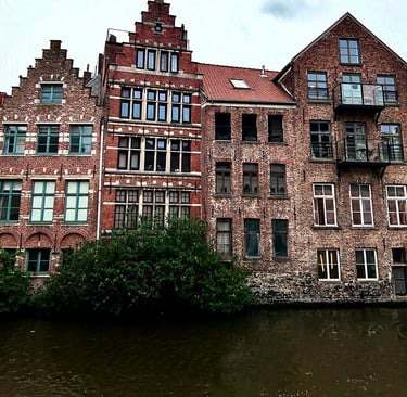 Architecture au bord de la Lys
