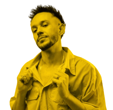 homem com a mao na blusa, dj welk