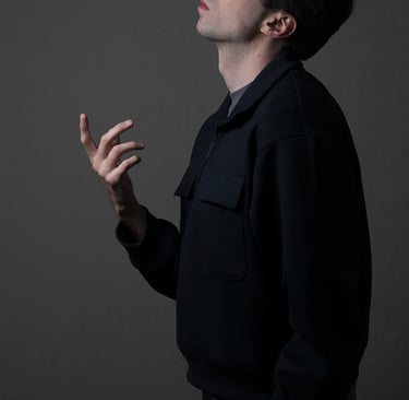 Arnavall de profil, photo sur fond gris