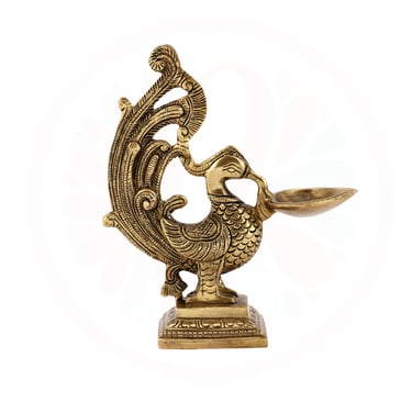 #BrassDeepak #DiyaDecoration #BrassDiya #TraditionalLighting #BrassLamp #DiwaliDecor #HomeDecor #Ind