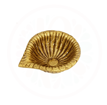 #BrassDeepak #DiyaDecoration #BrassDiya #TraditionalLighting #BrassLamp #DiwaliDecor #HomeDecor #Ind