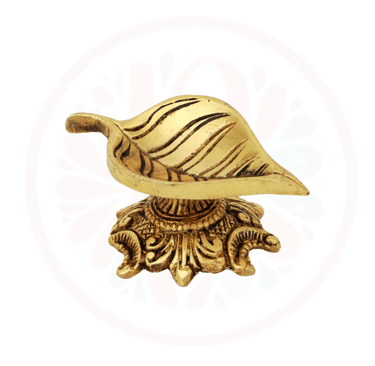 #BrassDeepak #DiyaDecoration #BrassDiya #TraditionalLighting #BrassLamp #DiwaliDecor #HomeDecor #Ind