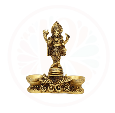 #BrassDeepak #DiyaDecoration #BrassDiya #TraditionalLighting #BrassLamp #DiwaliDecor #HomeDecor #Ind