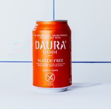 Lata de cerveza Daura Damm sin gluten, disponible en Flipa