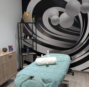 Local intérieur avec table de massage - Instant Présent