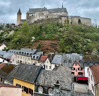 Vue du la ville et le château de Vianden