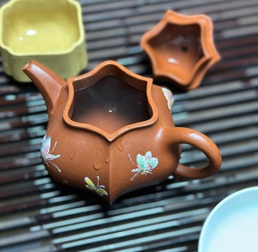 clay painting on the pot