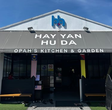 outlet pertama hayyan huda