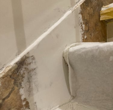 restauration plinthe faux-marbre bordeaux