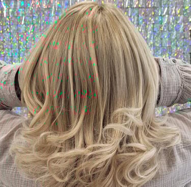 Medium blonde curls
