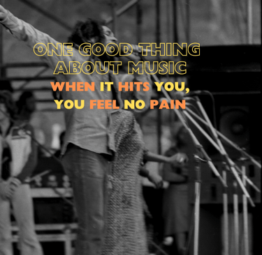 Bob Marley singing on stage