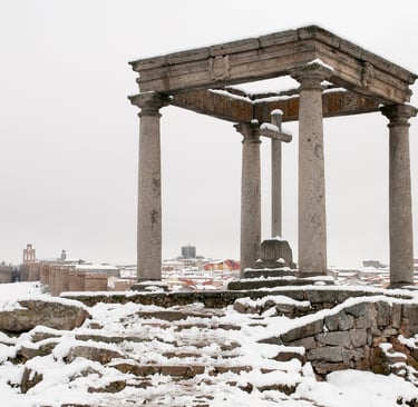 Cuatro postes en Ávila nevados: Neumáticos de invierno en Ávila