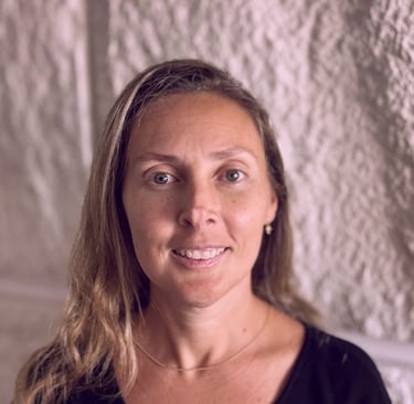 woman with black shirt