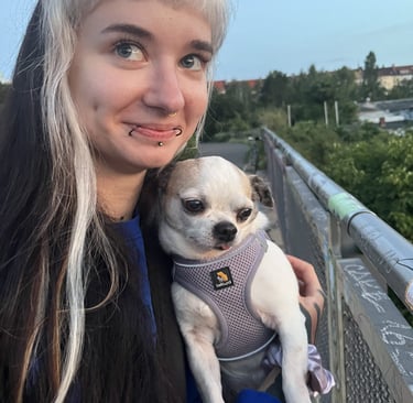 Mel mit ihrem Hund