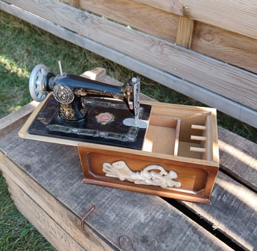 boîte machine à coudre