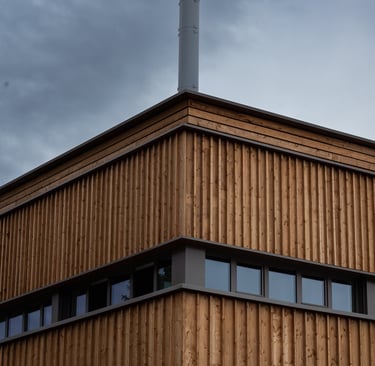 bardage réalisé par MOOG BATISSEUR BOIS des vestiaires des services techniques de strasbourg