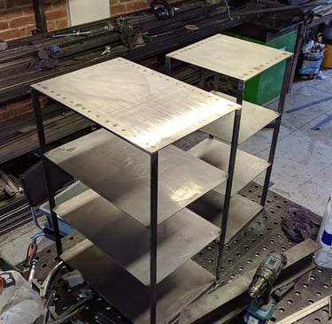 Carrelli in metallo con ruote saldate a Tig