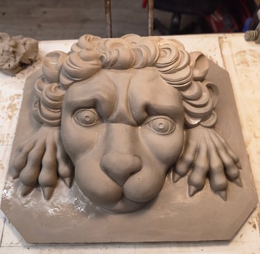 Modelage lion Aubazine Aubin Thiriat