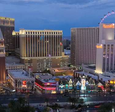 vue de las vegas depuis l'hôtel The mirage vue Las Vegas de nuit