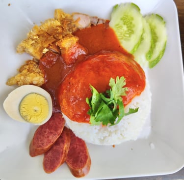 Searise อาหารเช้าบางแสน ข้าวหมูแดงหมูกรอบ