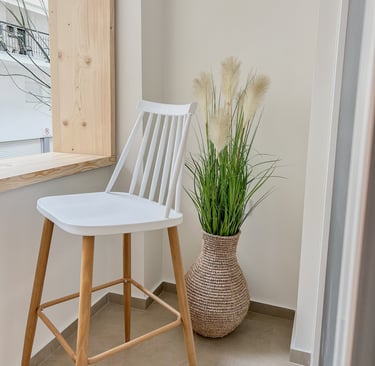 Upper floor - Balcony with 2 chairs and with entrance from the bedroom.