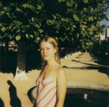 Alice Phoebe Lou Unveils “The Surface” — A Tender Love Song Told in Reverse