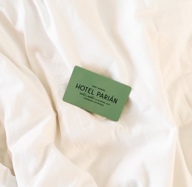 Parian Hotel lit carte - Studio Fauvve