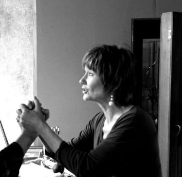 Lari White at her home studio near Nashville