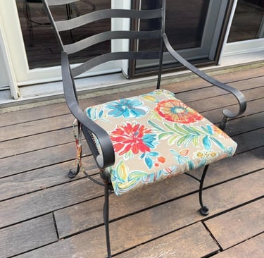 custom outdoor dining seat cushion