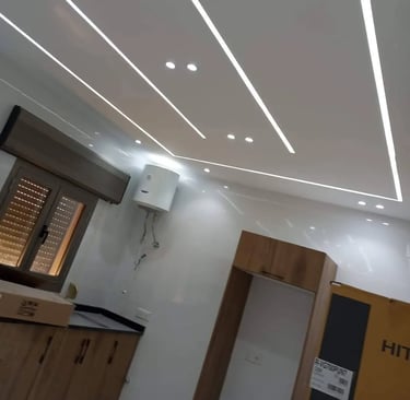 تصميم جبس بورد مودرن للأسقف مع إضاءة LED بالمدينة المنورة