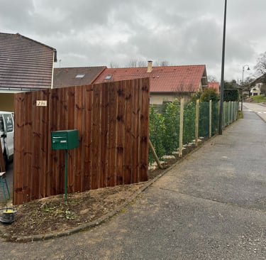 création d'un clotûre en bois à Aix les Bains