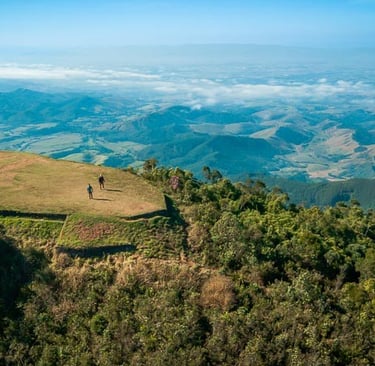 Vista do Pico Agudo em Santo Antônio do Pinhal