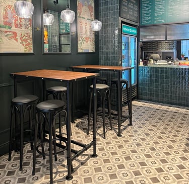 Tavoli stile industrial per burgheria