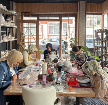 Emel Yılmaz çini, çini sanatı, çini, çini atölyesi, atölye