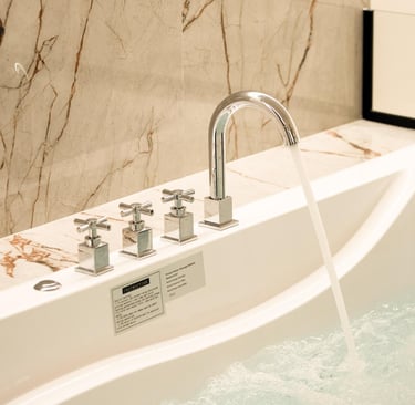 Upper floor - Double seated Jacuzzi with hydro massage feature overlooking the statue of Nike