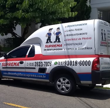 carros da Suprema Desentupidora