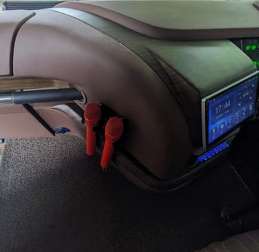 Sewa bus pariwisata jogja fasilitas karaoke didalam bus dengan nyaman