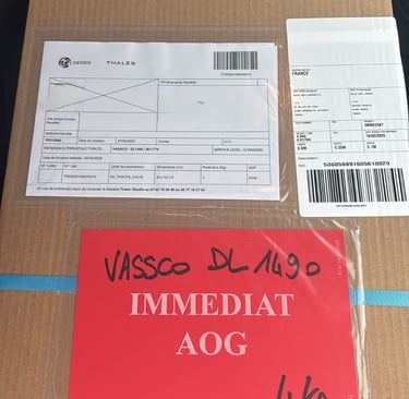 colis, plis ,accessoires , valise ,document