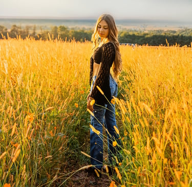 Lancaster PA senior pictures. Manheim Pa senior pictures. Senior Picture Photographer. Senior Photos Manheim PA