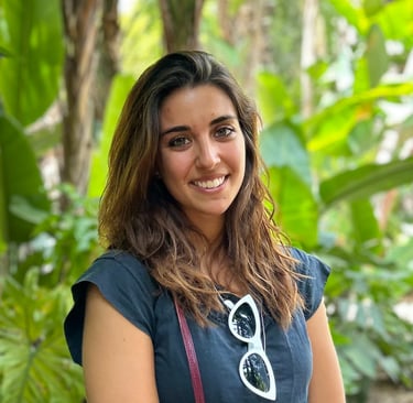 Contact Flaminia to receive info about her professional linguistic services, human to human