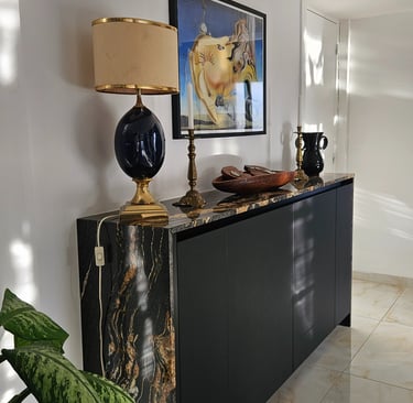 Quartzite black taurus