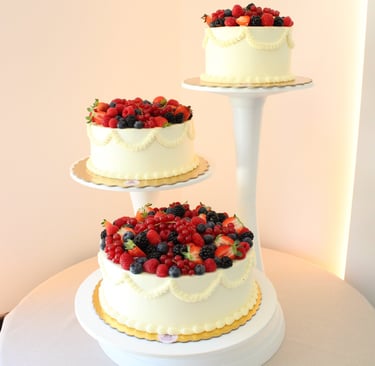 Tartas artesanales con frutas frescas para eventos y mesas dulces en Madrid