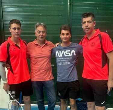 Posando el equipo de frontenis amater